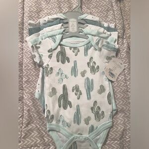 NWT Kyle & Deena Grow with Me 5 pk of onesies